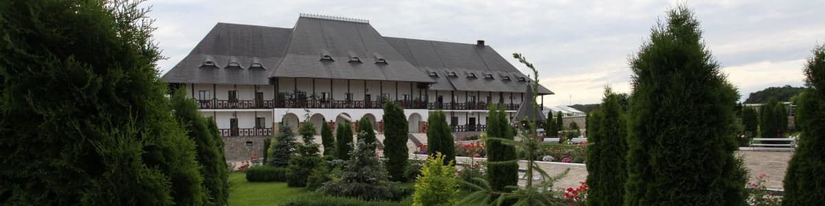 „Drumul Crucii”, la Mănăstirea Hadambu 