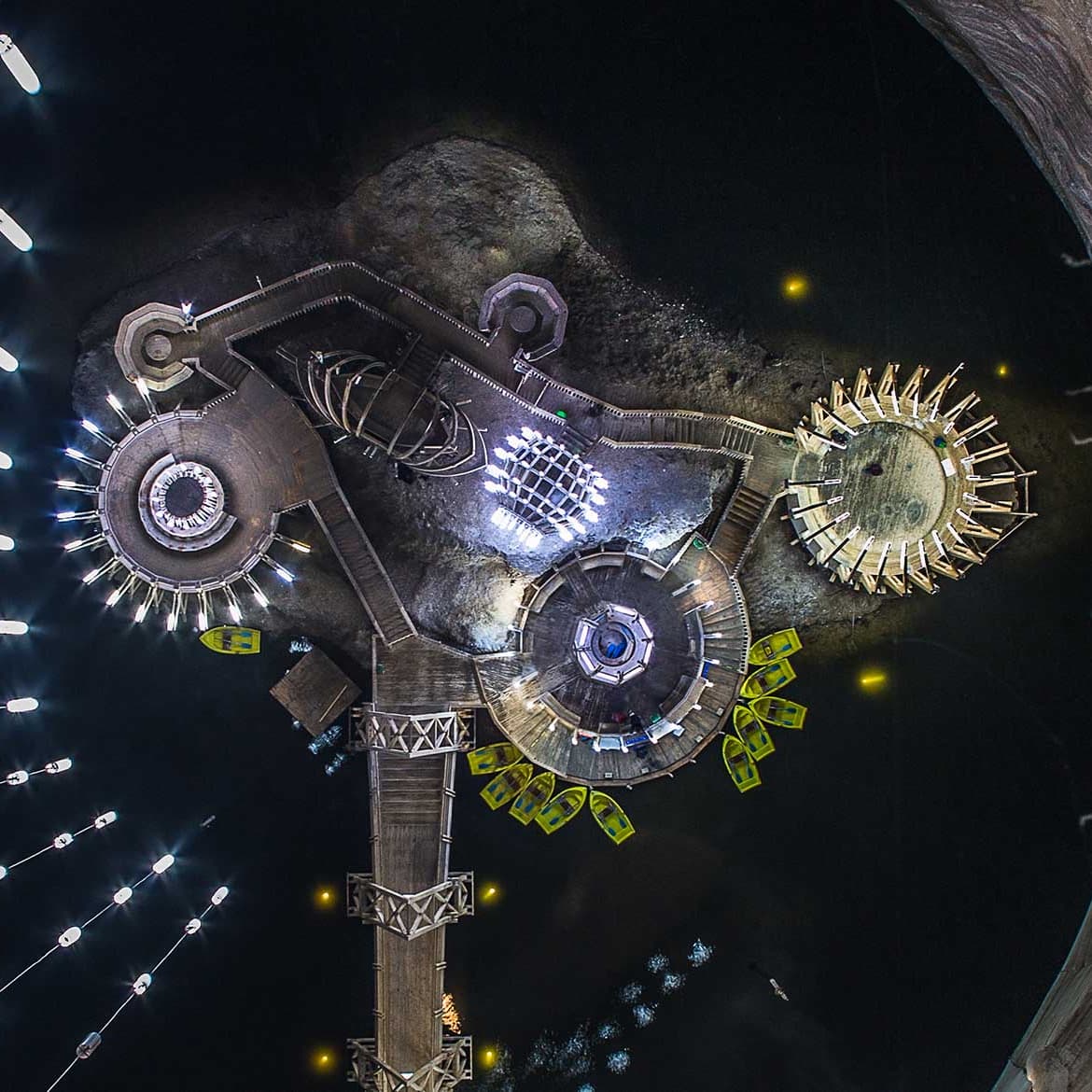 De la icoana făcătoare de minuni a Maicii Domnului de la Nicula la adâncurile Salinei Turda