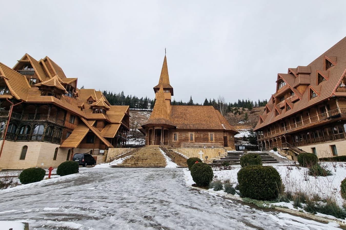 Manastirea Acoperamantul Maicii Domnului 1