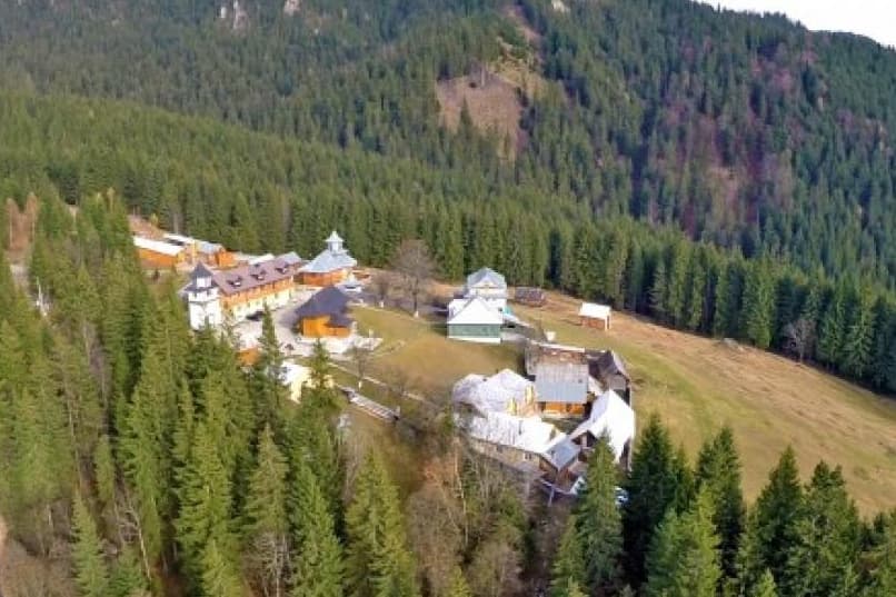 Mănăstirea Rarău 1