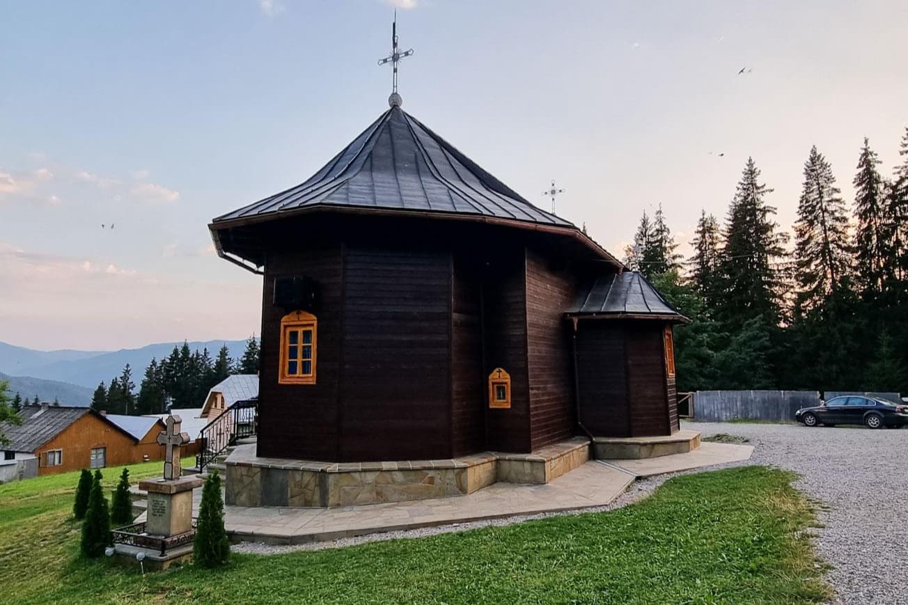 Mănăstirea Rarău 3