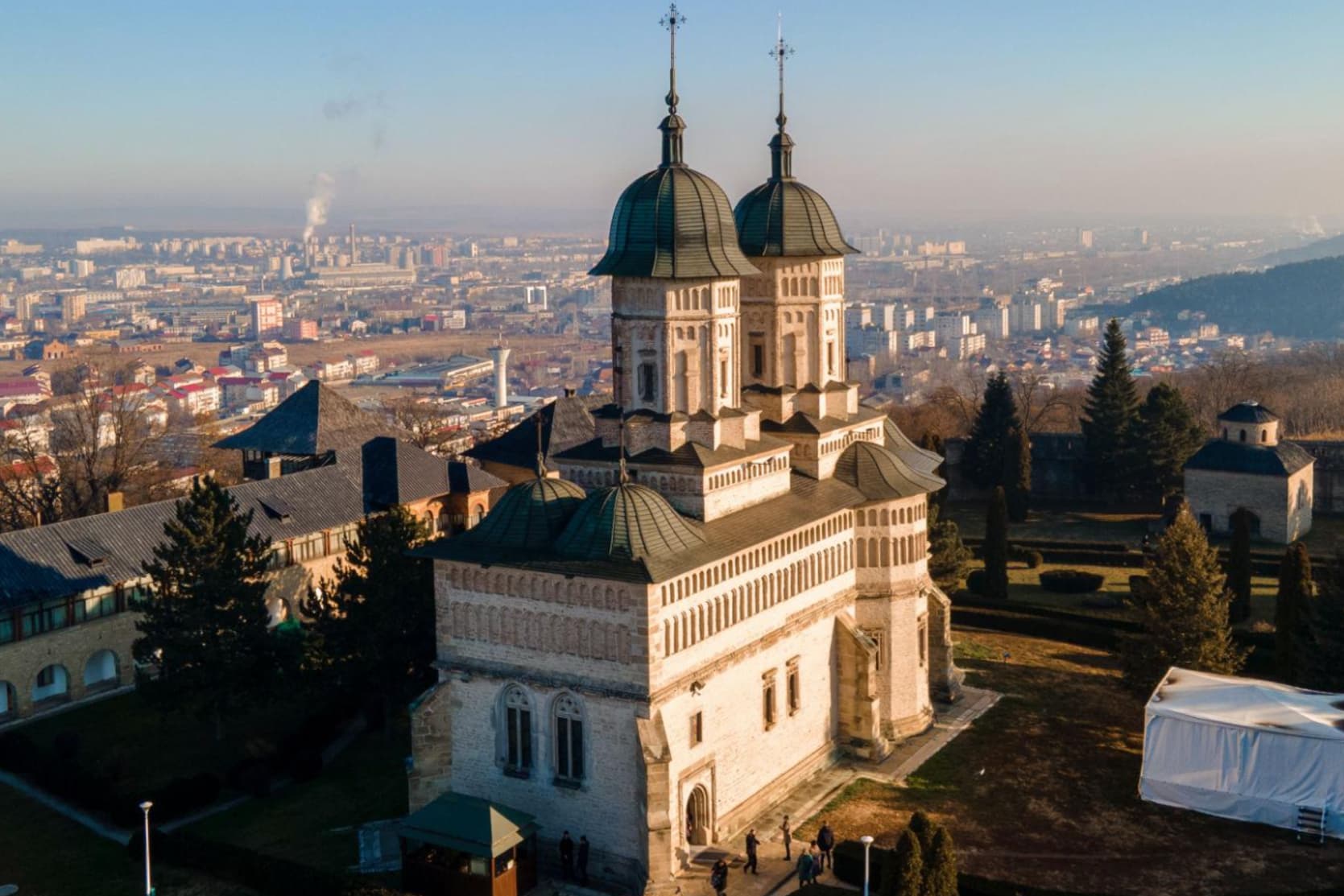 Iași – Palatul Culturii, Sf. Parascheva și mănăstirile orașului, într-o zi-5