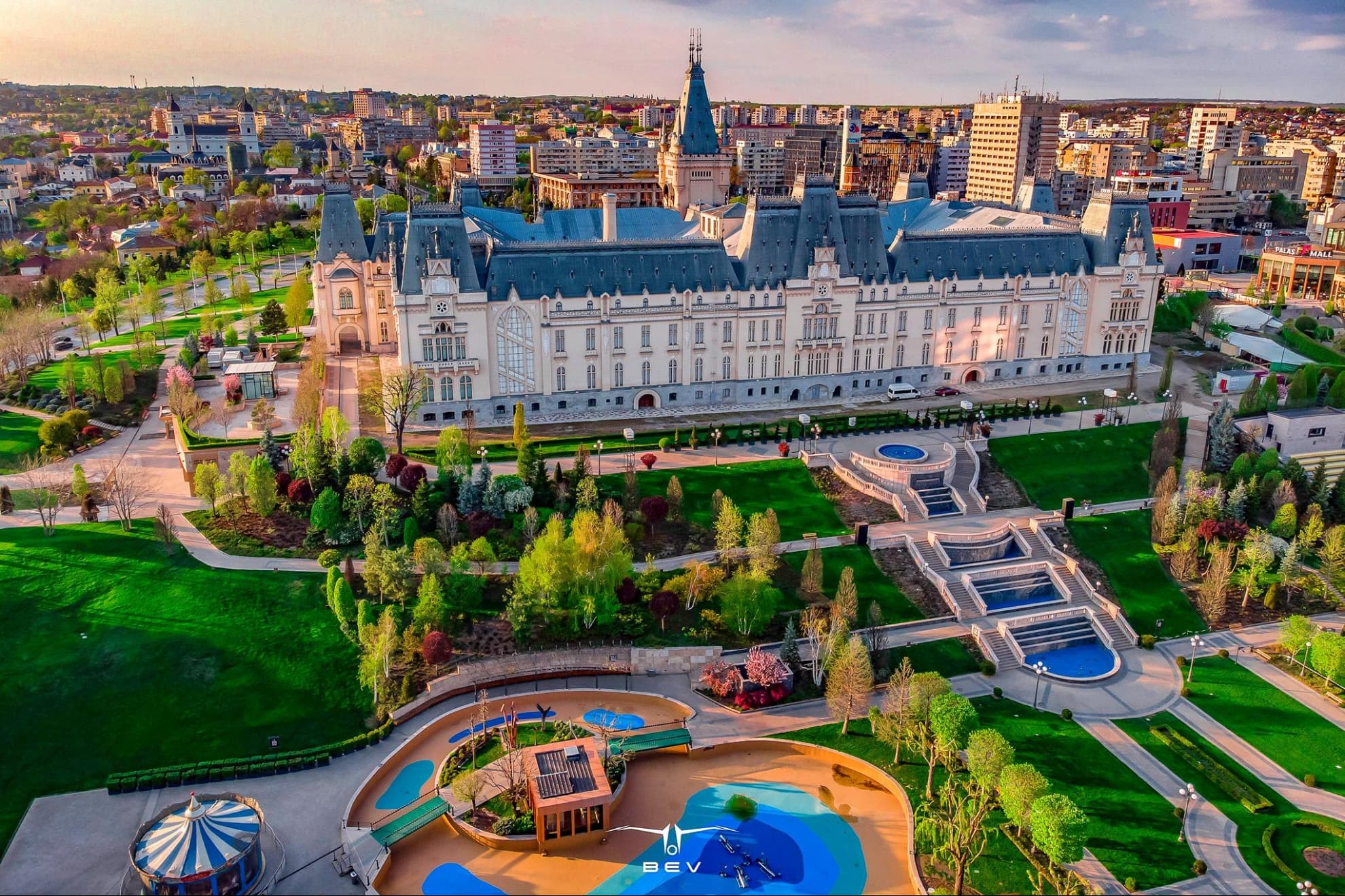 Iași – Palatul Culturii, Sf. Parascheva și mănăstirile orașului, într-o zi-6