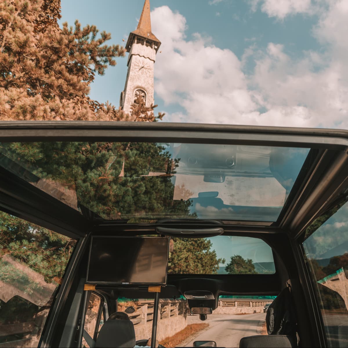 Excursie Panoramică de o Zi – Bucovina și Neamț, pe Urmele Credinței și Frumuseții