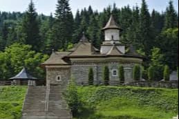 Pelerinaj de suflet la Hramul Sihăstriei Putnei cu Sincarom-1