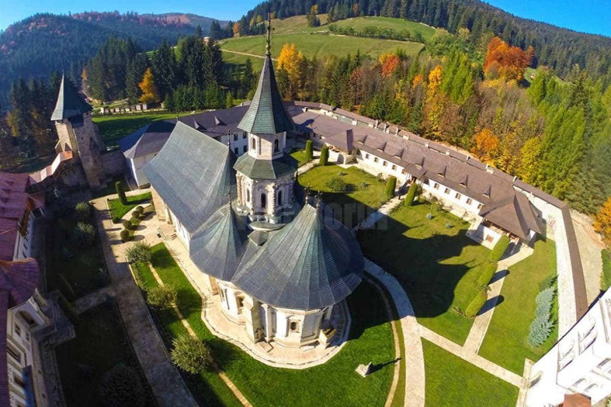 Pelerinaj de suflet la Hramul Sihăstriei Putnei cu Sincarom-2